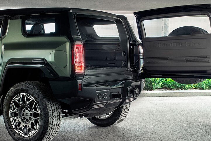 Hummer EV SUV 2025 exterior